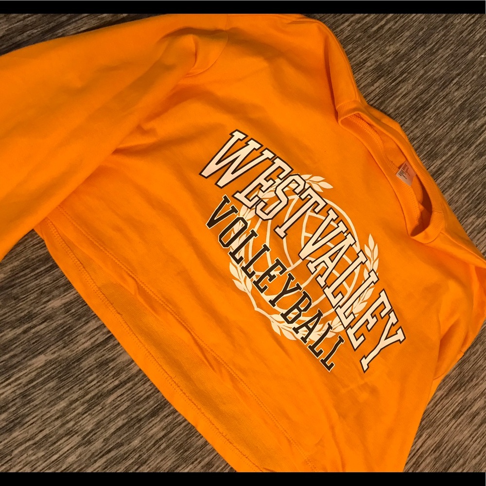 Cropped long sleeve shirt